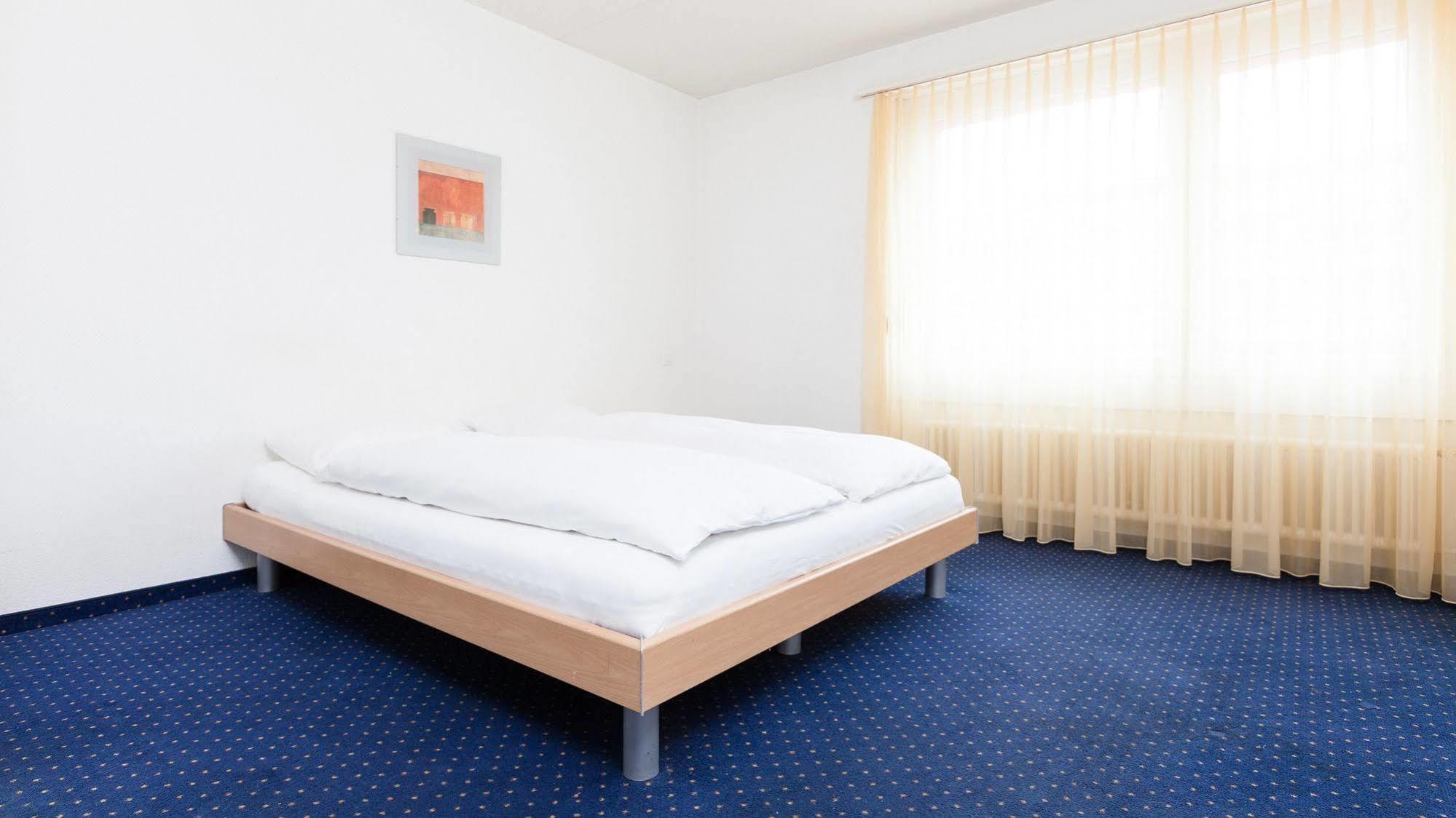 Apartamento Swiss Star Zurich Airport - Self Check-In Kloten Exterior foto